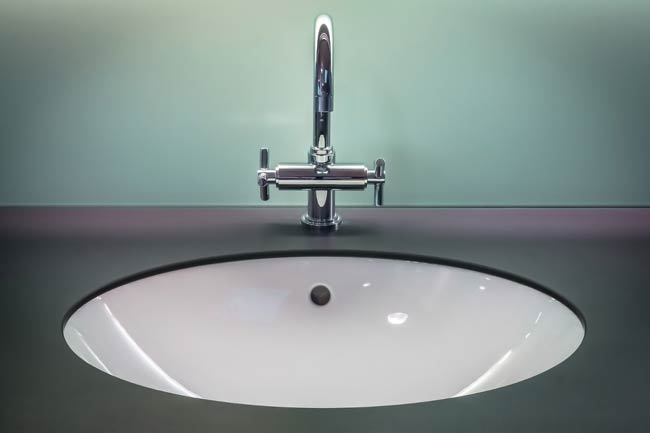 Brushed Nickel Vs Chrome Choose The Right Faucet Finishes For Your Main Line Remodel Cottage Industries Inc - Chrome Vs Nickel Bathroom Fixtures 2021
